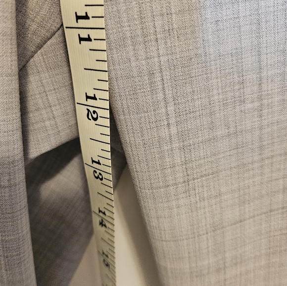 Banana Republic light grey Logan pants - Picture 7 of 8